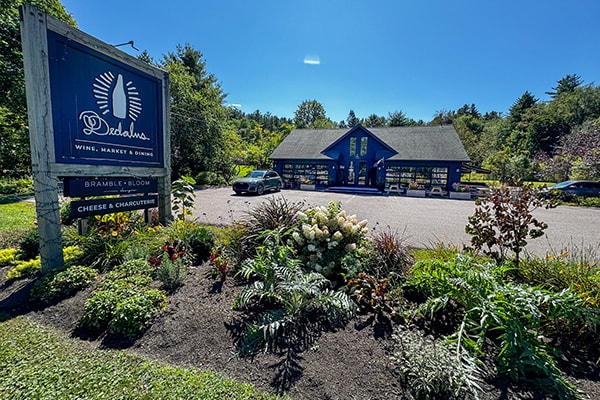 1031 Mountain Rd, Stowe, VT for lease Primary Photo- Image 1 of 2