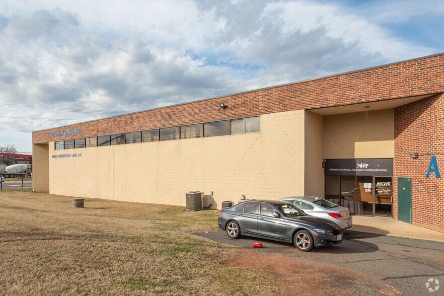 44964 Underwood Ln, Sterling, VA à louer - Photo du bâtiment - Image 3 de 4