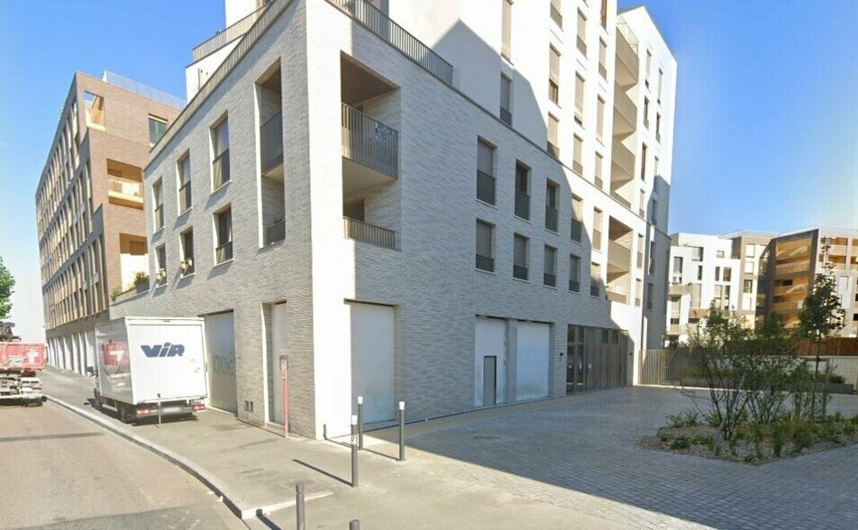 Commerce de détail dans Montreuil à louer - Photo du bâtiment - Image 3 de 11
