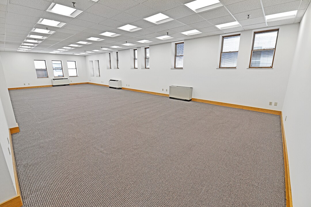 101 W Kirkwood Ave, Bloomington, IN for lease Interior Photo- Image 1 of 3