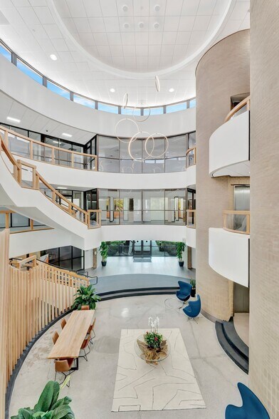 4904 Eisenhower Blvd, Tampa, FL à louer - Hall d’entrée - Image 3 de 13