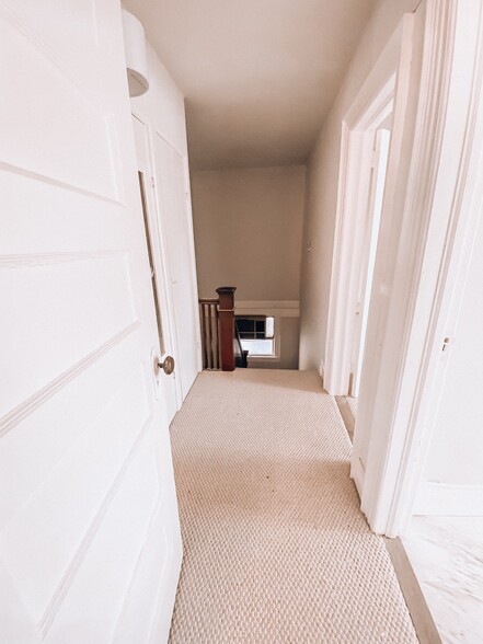 2722 Yonge St, Toronto, ON à vendre - Photo du bâtiment - Image 3 de 13