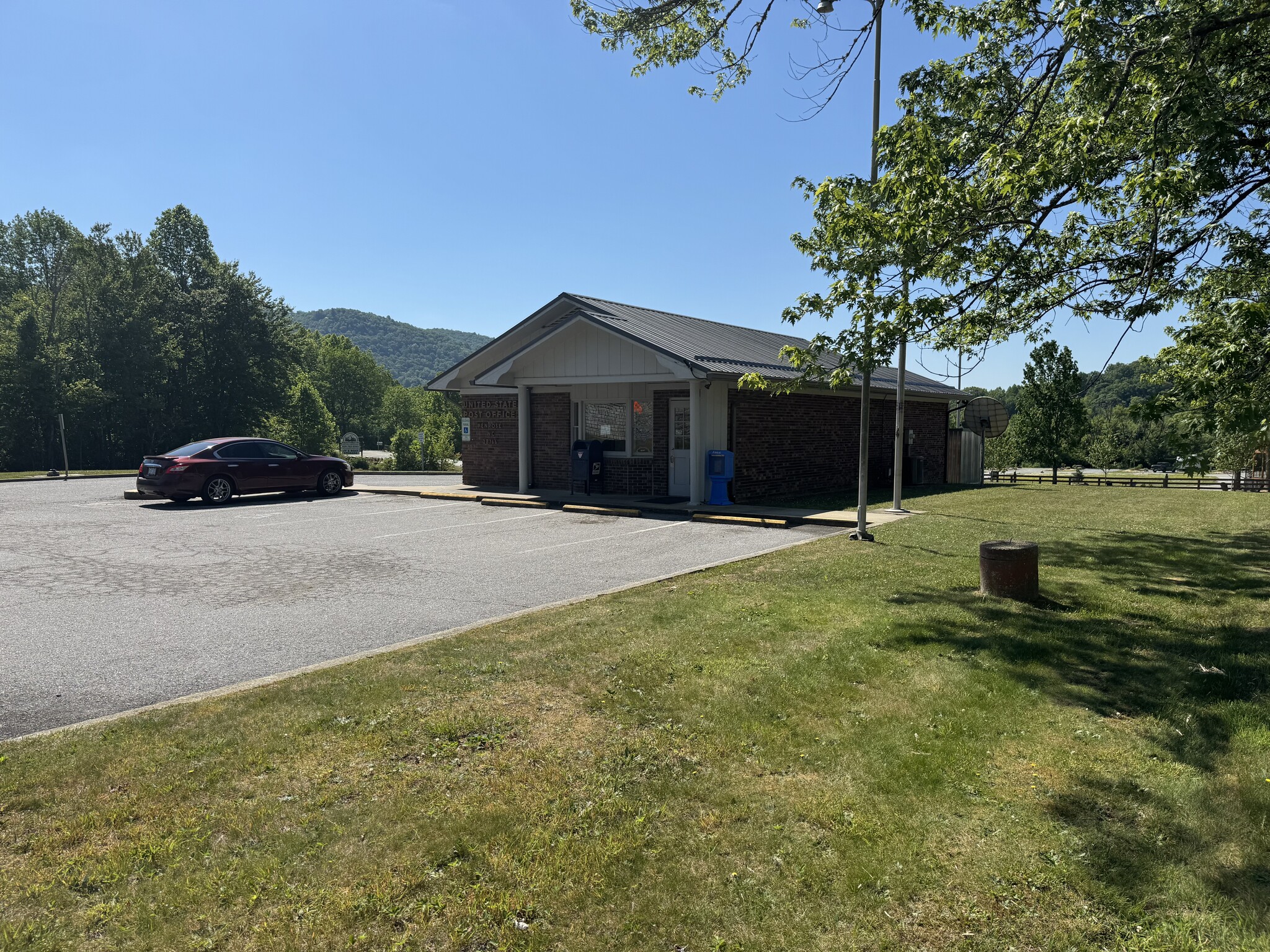 5858 Old Hendersonville Hwy, Penrose, NC for sale Building Photo- Image 1 of 19
