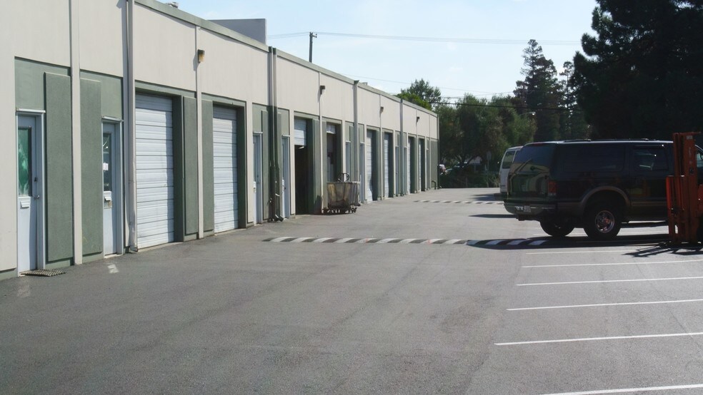 545 Aldo Ave, Santa Clara, CA à louer - Photo du bâtiment - Image 2 de 7