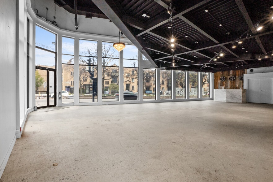 3000 Rue Saint-Antoine O, Montréal, QC à louer - Photo principale - Image 1 de 25