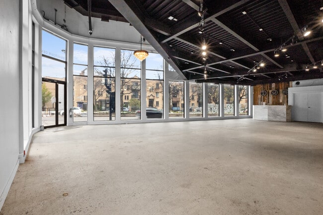 More details for 3000 Rue Saint-Antoine O, Montréal, QC - Retail for Lease