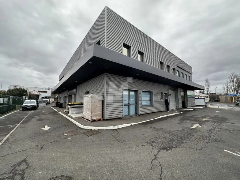 Bureau dans Morangis à louer - Photo du bâtiment - Image 2 de 6