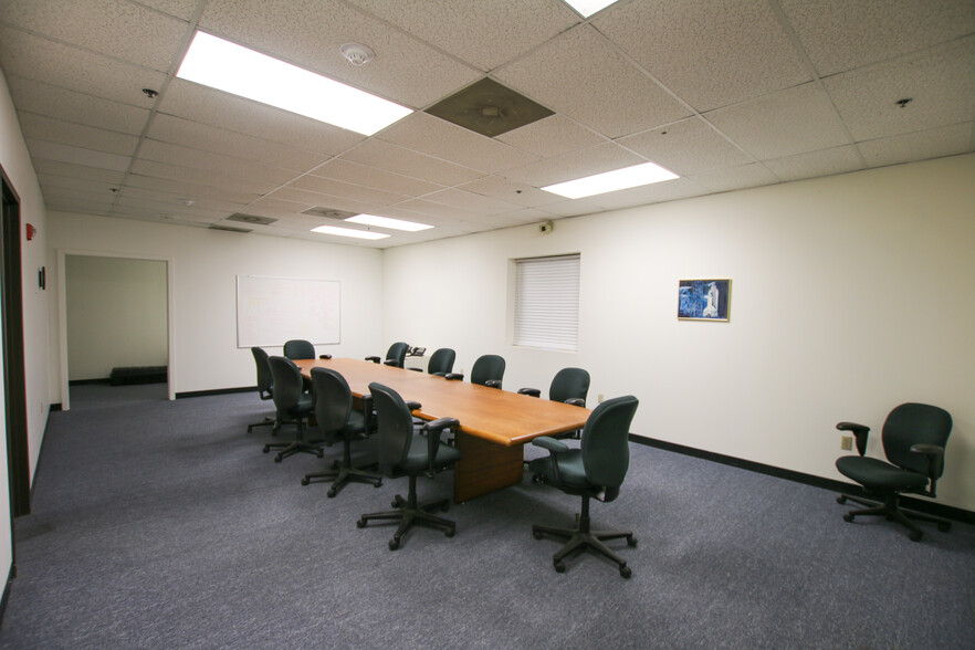 55 Jonspin Rd, Wilmington, MA for lease - Interior Photo - Image 2 of 6