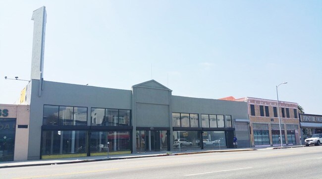 Plus de détails pour 619 N Western Ave, Los Angeles, CA - Commerce de détail à louer