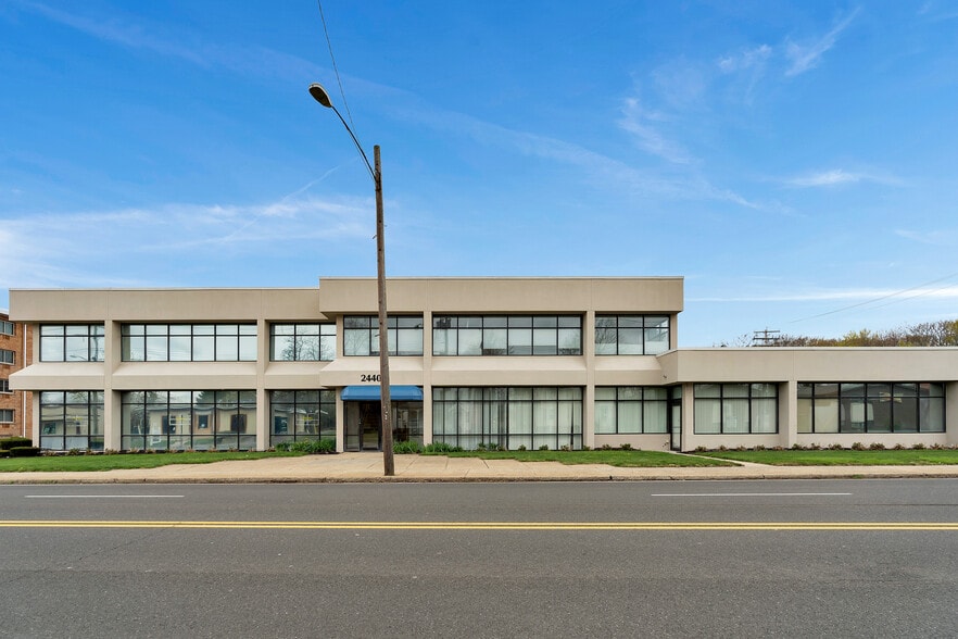 2440 Whitney Ave, Hamden, CT for lease - Building Photo - Image 2 of 5