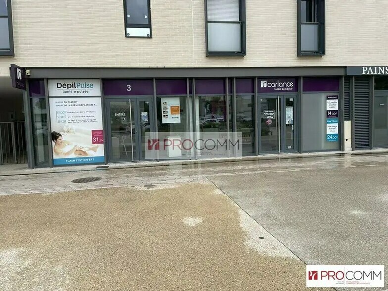 Retail in Luisant for lease - Building Photo - Image 2 of 9