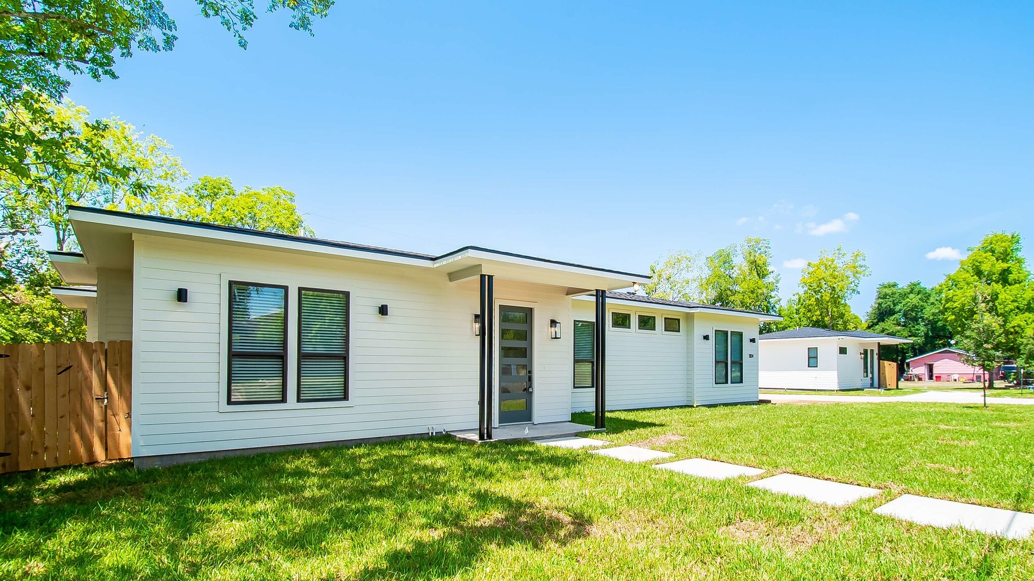 1104 Arizona St, College Station, TX for sale Primary Photo- Image 1 of 1