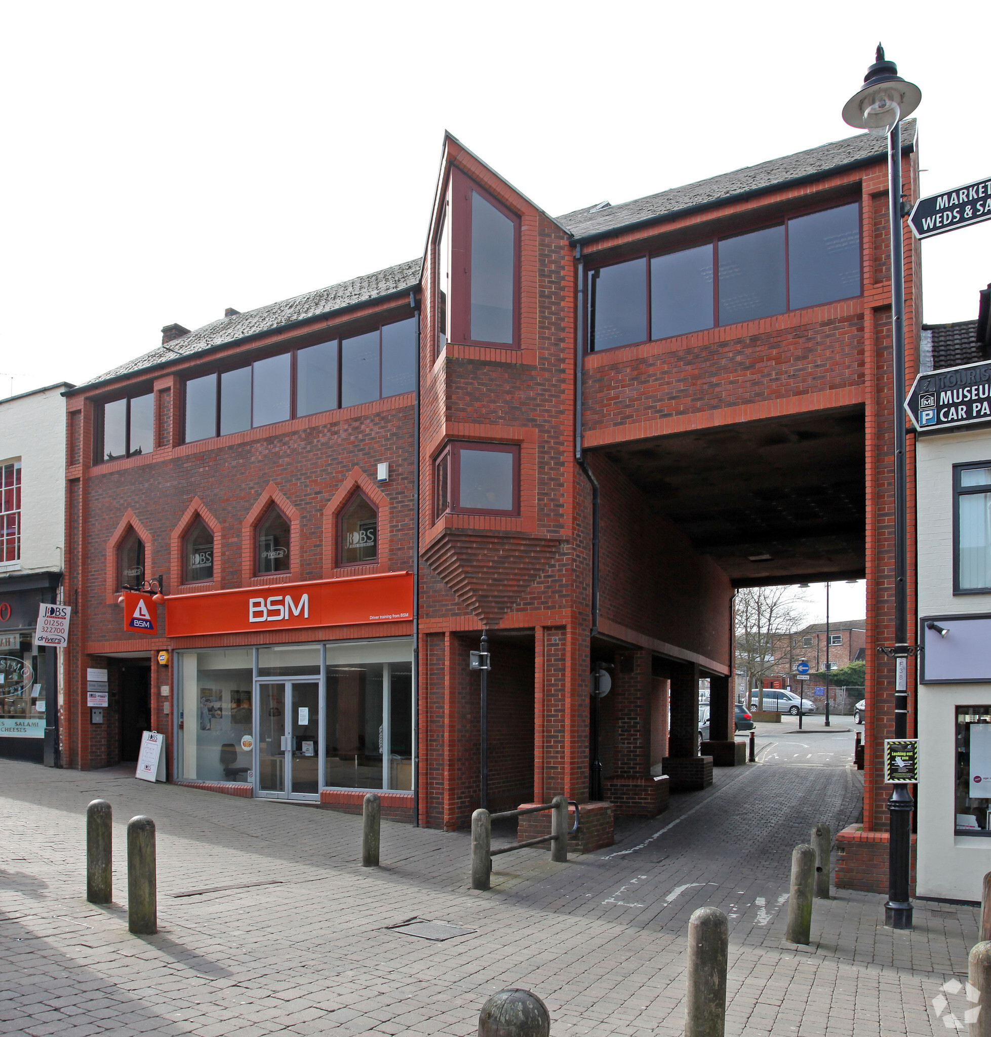 25-29 Church St, Basingstoke à louer Photo principale- Image 1 de 4