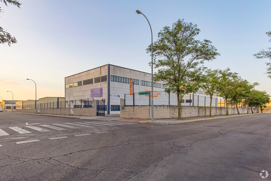 Calle Valencia De Don Juan, 25, Fuenlabrada, Madrid for lease - Building Photo - Image 1 of 4