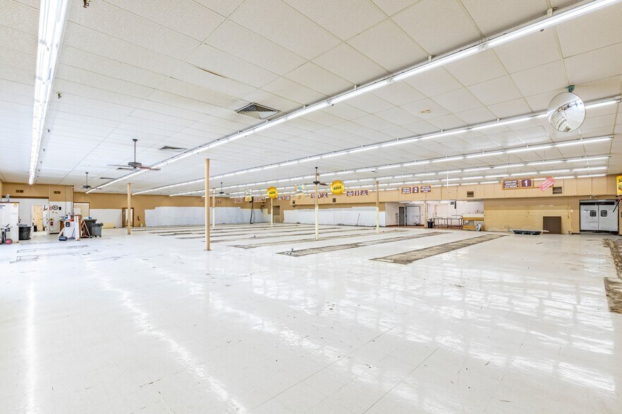 500 S Commercial St, Crocker, MO for sale - Building Photo - Image 3 of 15