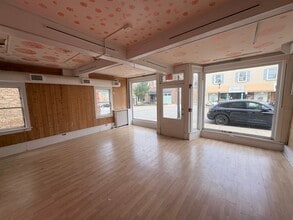 10 W 1st St, Hinsdale, IL for lease Interior Photo- Image 2 of 3