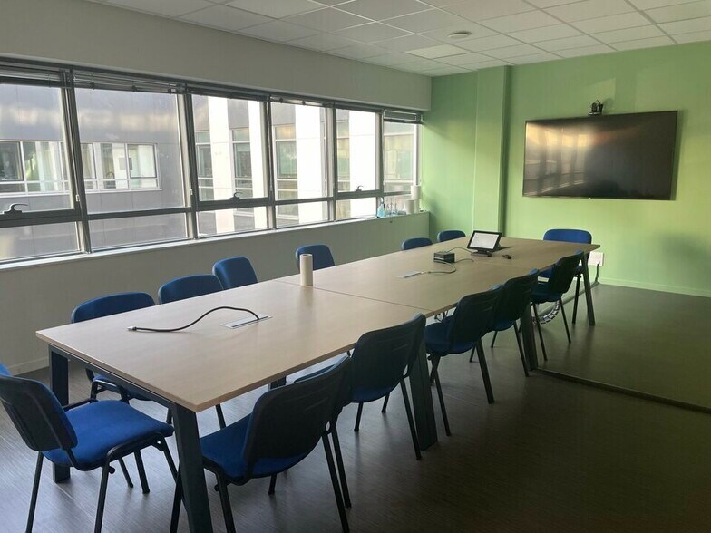 Office in Guipavas for lease - Building Photo - Image 2 of 4