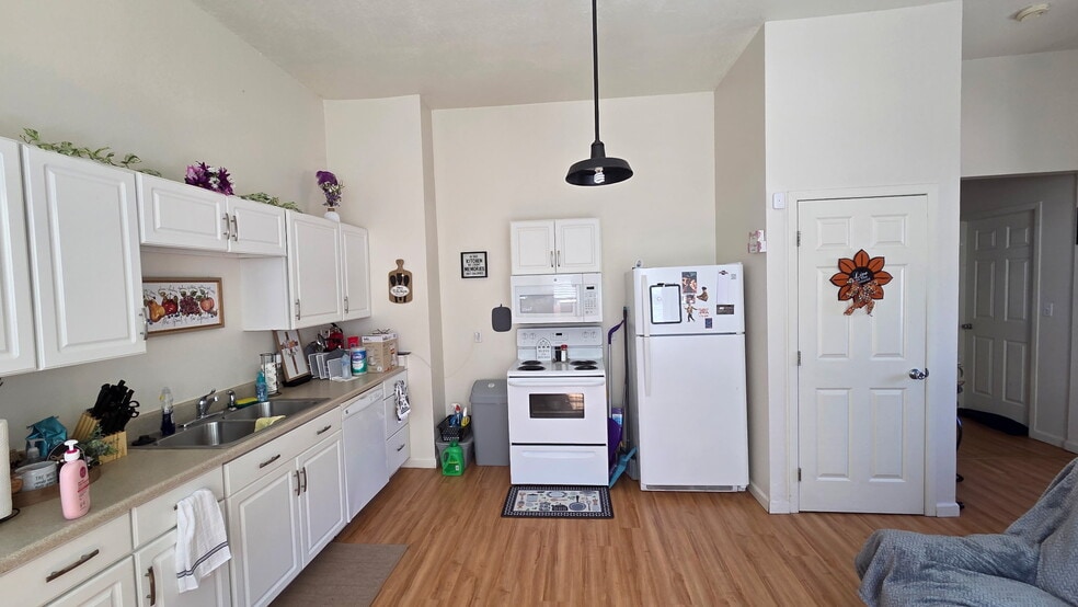 616 W 10th St, Pueblo, CO for sale - Building Photo - Image 3 of 40