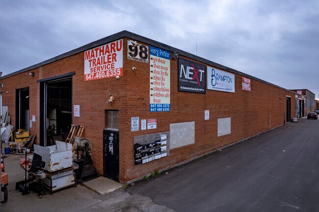 Plus de détails pour 98-102 Rutherford Rd S, Brampton, ON - Industriel à louer