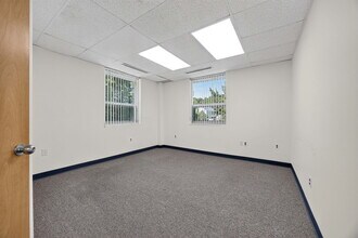 755 New York Ave, Huntington, NY for lease Interior Photo- Image 1 of 8