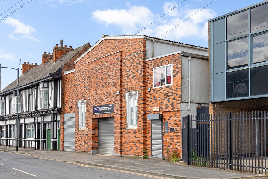 3 Dansom Lane South, Hull à louer - Photo du bâtiment - Image 2 de 2