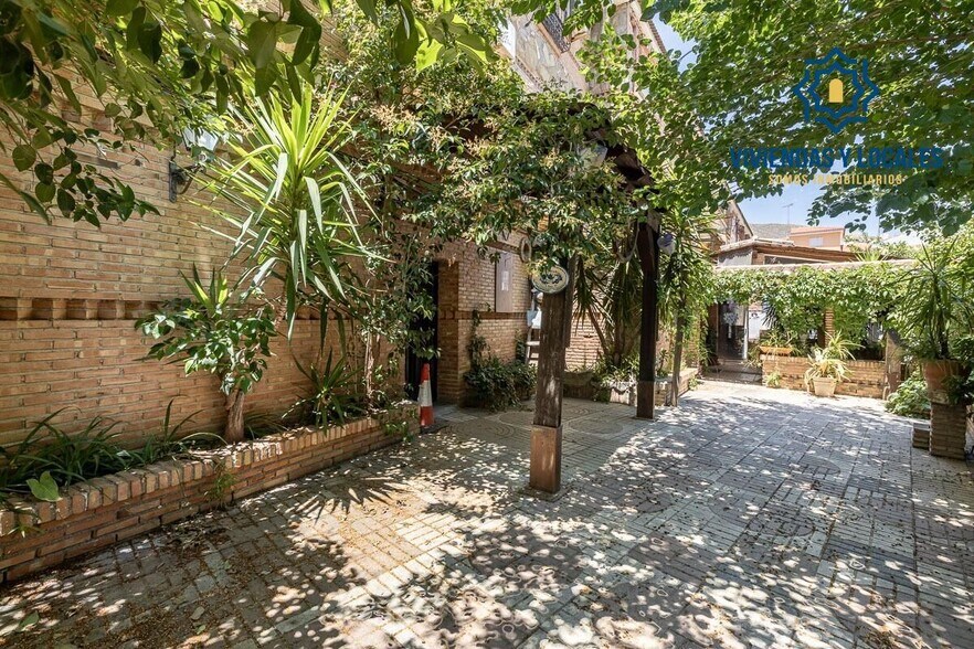 Commerce de détail dans Cenes de la Vega, Granada à vendre - Photo du bâtiment - Image 2 de 40