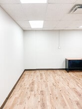 378-380 Talbot St, St Thomas, ON for lease Interior Photo- Image 2 of 4