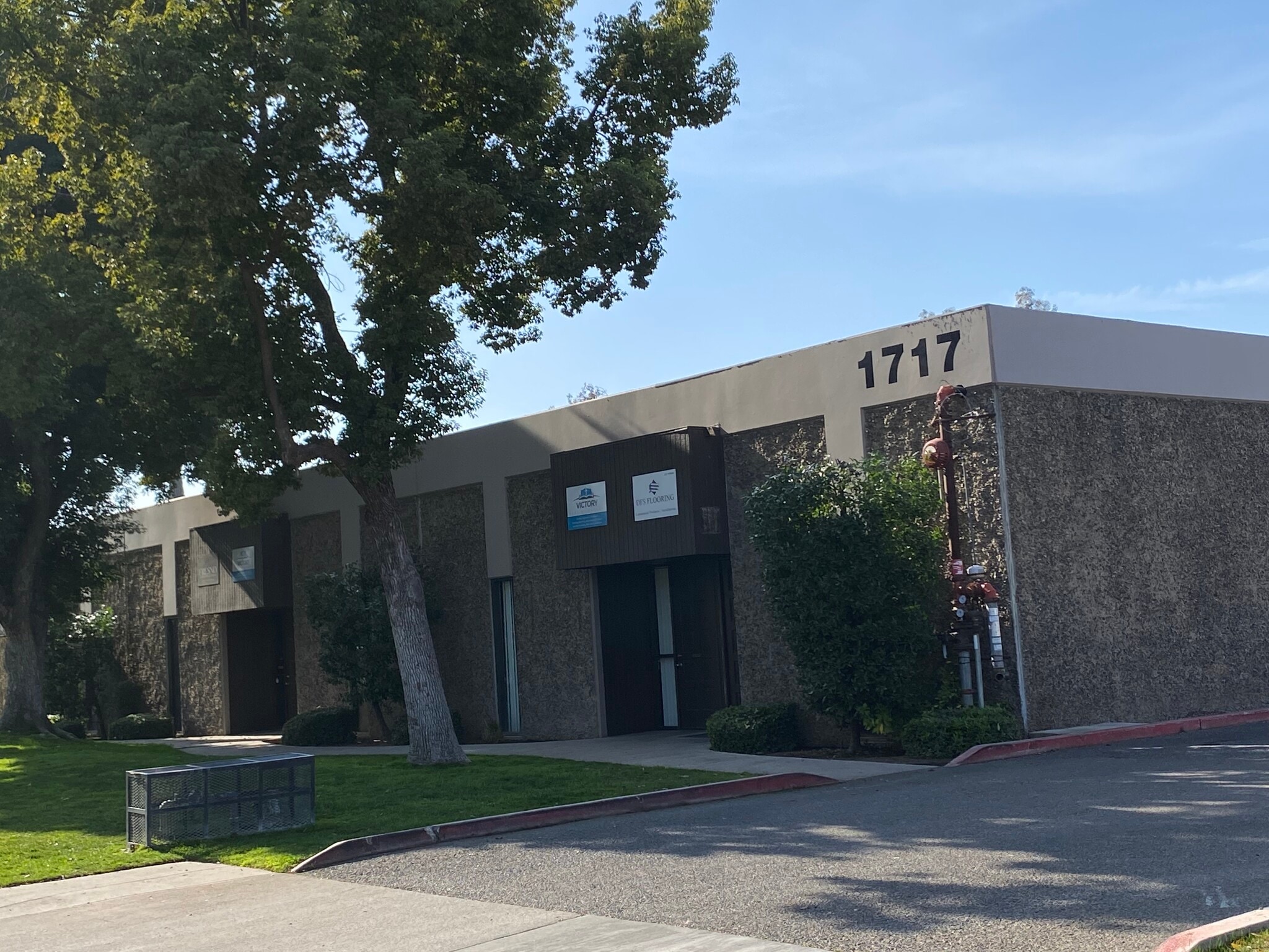 1755 N Gateway Blvd, Fresno, CA à louer Photo intérieure- Image 1 de 8