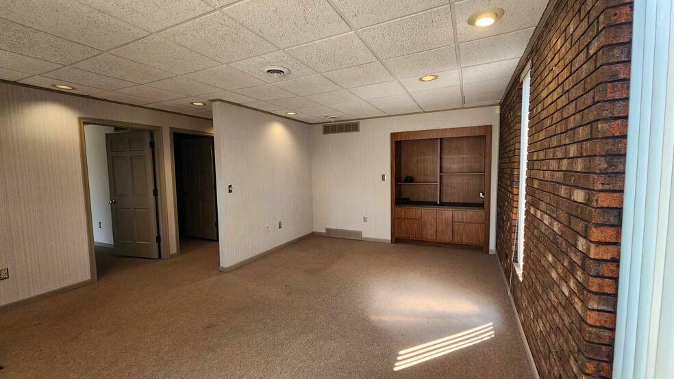 25614-25616 Jefferson Ave, Saint Clair Shores, MI for lease - Building Photo - Image 3 of 11