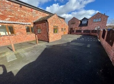 Back Ln, Sandbach à louer - Photo du bâtiment - Image 2 de 5