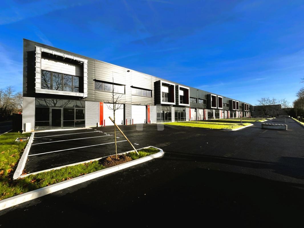 Flex in Bondoufle for lease Building Photo- Image 1 of 13