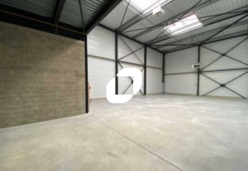 Local d'activités dans Marines à vendre - Photo du bâtiment - Image 3 de 14