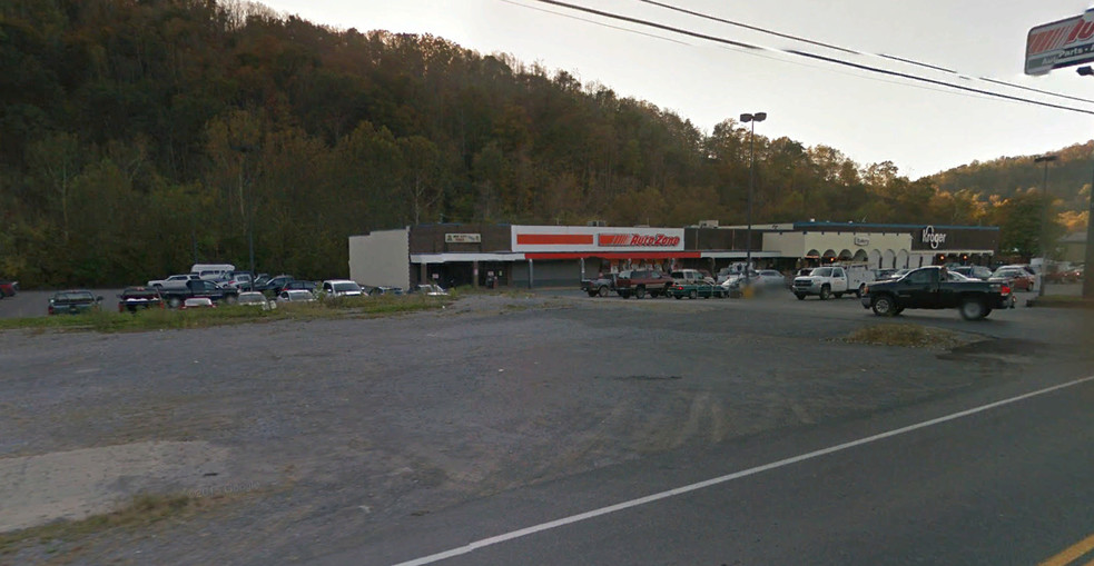 1125-1129 State St, Gassaway, WV for lease - Building Photo - Image 1 of 1