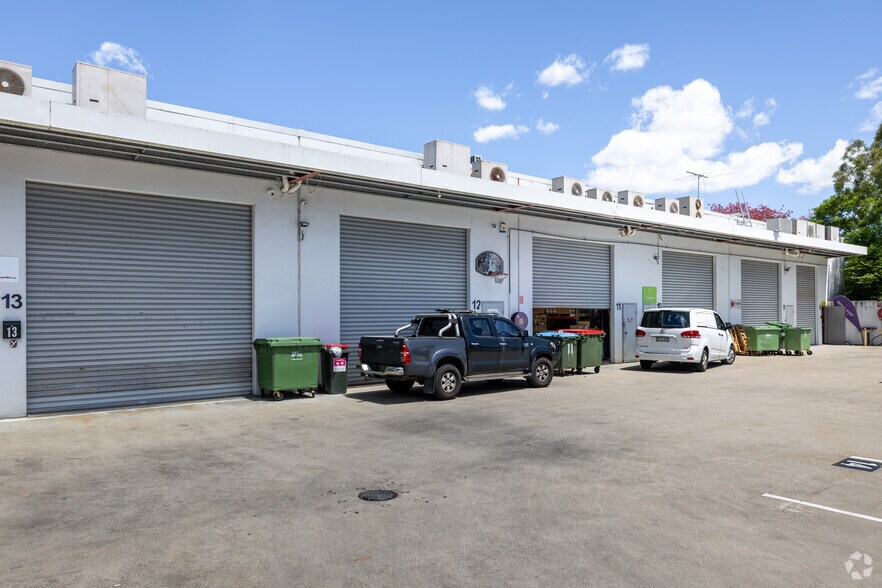 31-33 Chaplin Dr, Lane Cove West for sale - Building Photo - Image 3 of 5