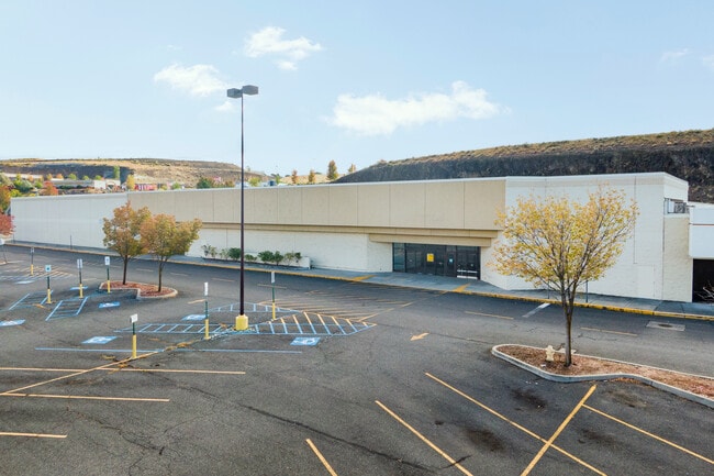 More details for 2002-2110 Thain Grade, Lewiston, ID - Retail for Lease