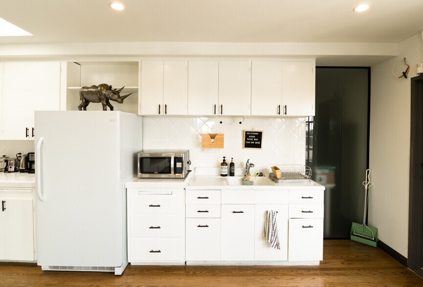 440 E Route 66, Glendora, CA à louer - Photo intérieure - Image 3 de 17