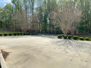 1611 Flora Ave, Burlington, NC for lease Building Photo- Image 2 of 26