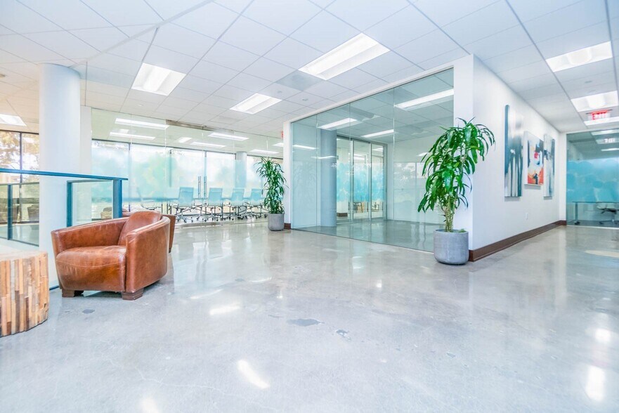 4343 Von Karman Ave, Newport Beach, CA à louer - Photo intérieure - Image 3 de 15