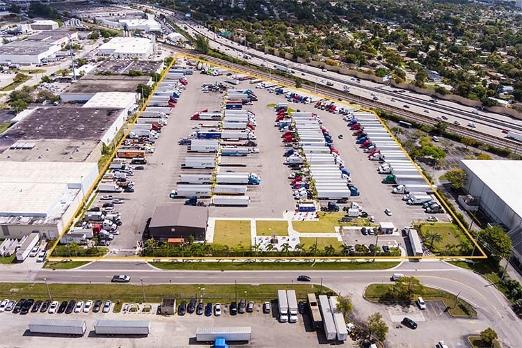17707 NW Miami Ct, Miami, FL for lease Building Photo- Image 1 of 2