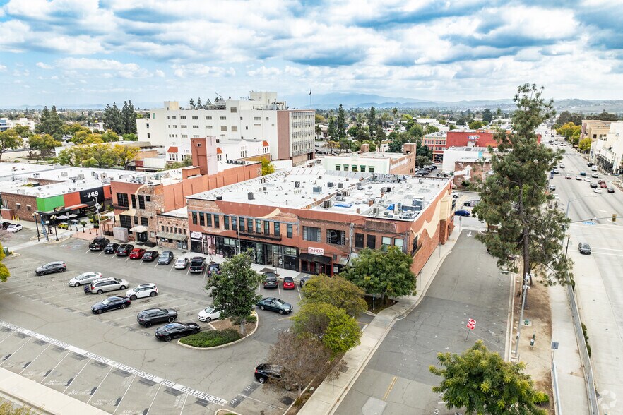 115-237 E 2nd St, Pomona, CA à louer - Photo du bâtiment - Image 3 de 16