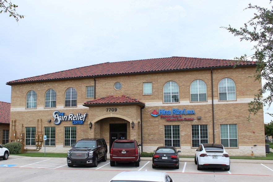 7709 San Jacinto Pl, Plano, TX à vendre - Photo du bâtiment - Image 1 de 7