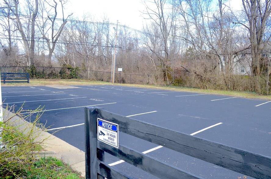 tazwell drive, Louisville, KY for sale - Building Photo - Image 3 of 44