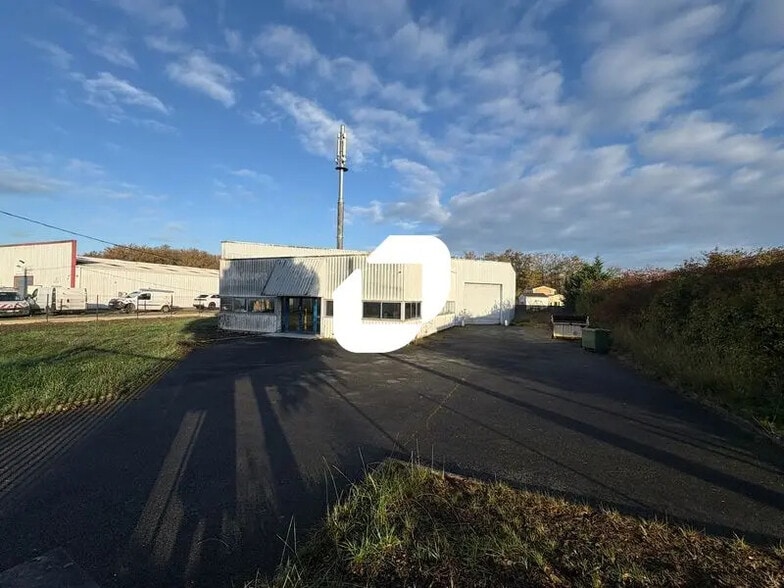 Office in Carbon-Blanc for lease - Building Photo - Image 2 of 5