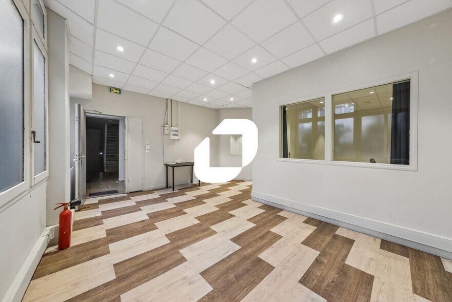 103 Rue Du Cherche-Midi, Paris for lease - Interior Photo - Image 2 of 15