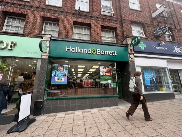 20 Temple Fortune Para, London for lease Building Photo- Image 1 of 2