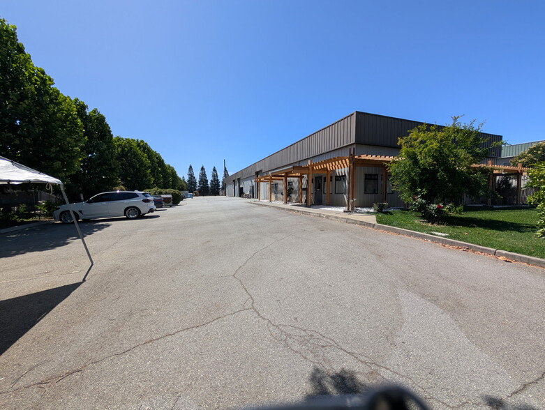 230 Mayock Rd, Gilroy, CA for sale - Building Photo - Image 3 of 5