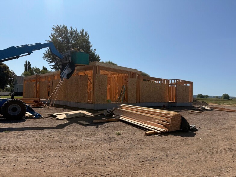 865 3000 N, Rexburg, ID à louer - Photo du bâtiment - Image 1 de 6