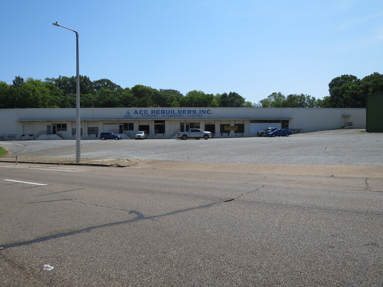 843-863 E. H. Crump Blvd, Memphis, TN for lease - Building Photo - Image 1 of 16