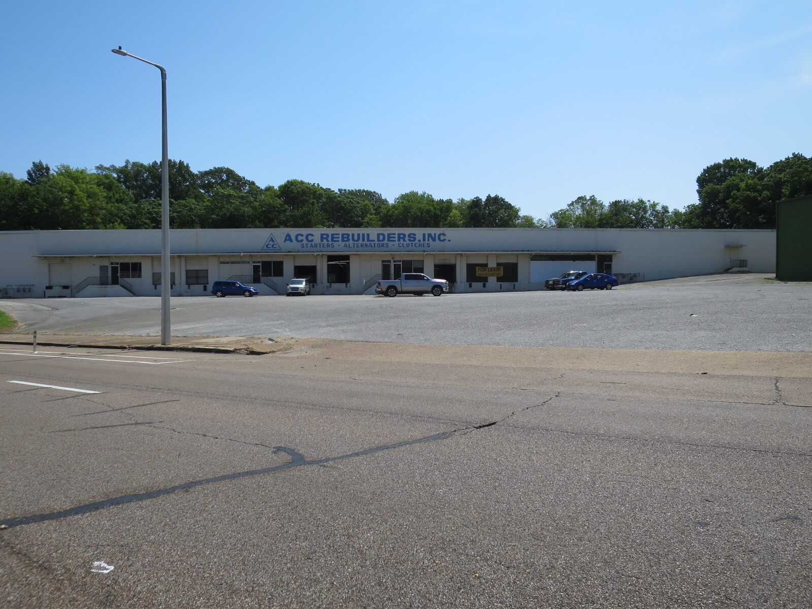 843-863 E. H. Crump Blvd, Memphis, TN for lease Building Photo- Image 1 of 17