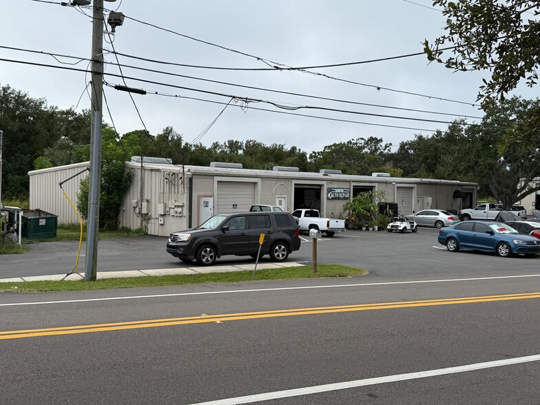 Small Bay Industrial - Safety Harbor portfolio of 3 properties for sale on LoopNet.ca - Building Photo - Image 2 of 18